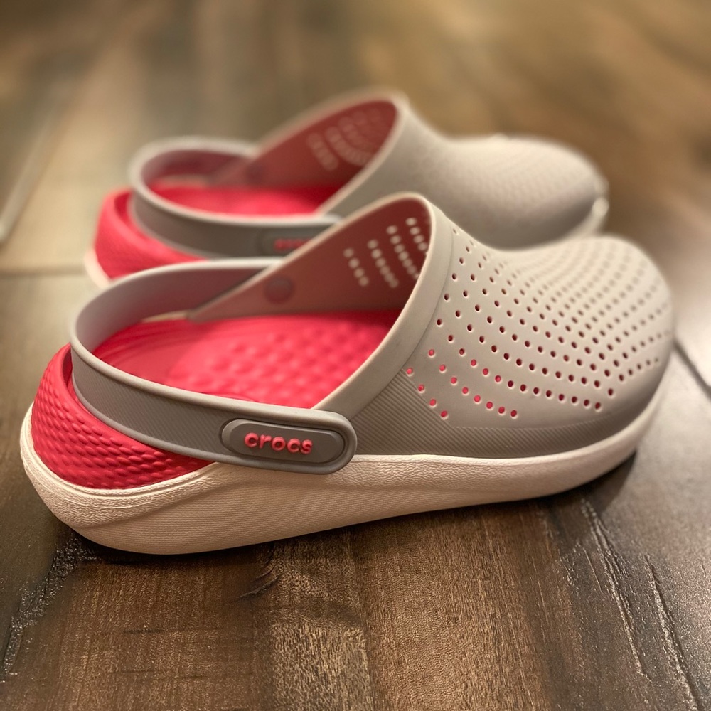 Crocs - LiteRide Clogs - Light Gray (Smoke)